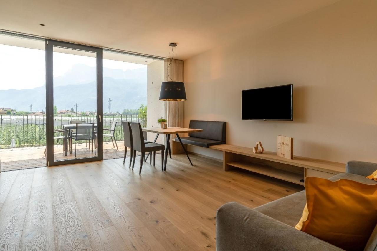 Feldhof Vilpian- Urlaub Auf Dem Bauernhof Apartment Luaran gambar